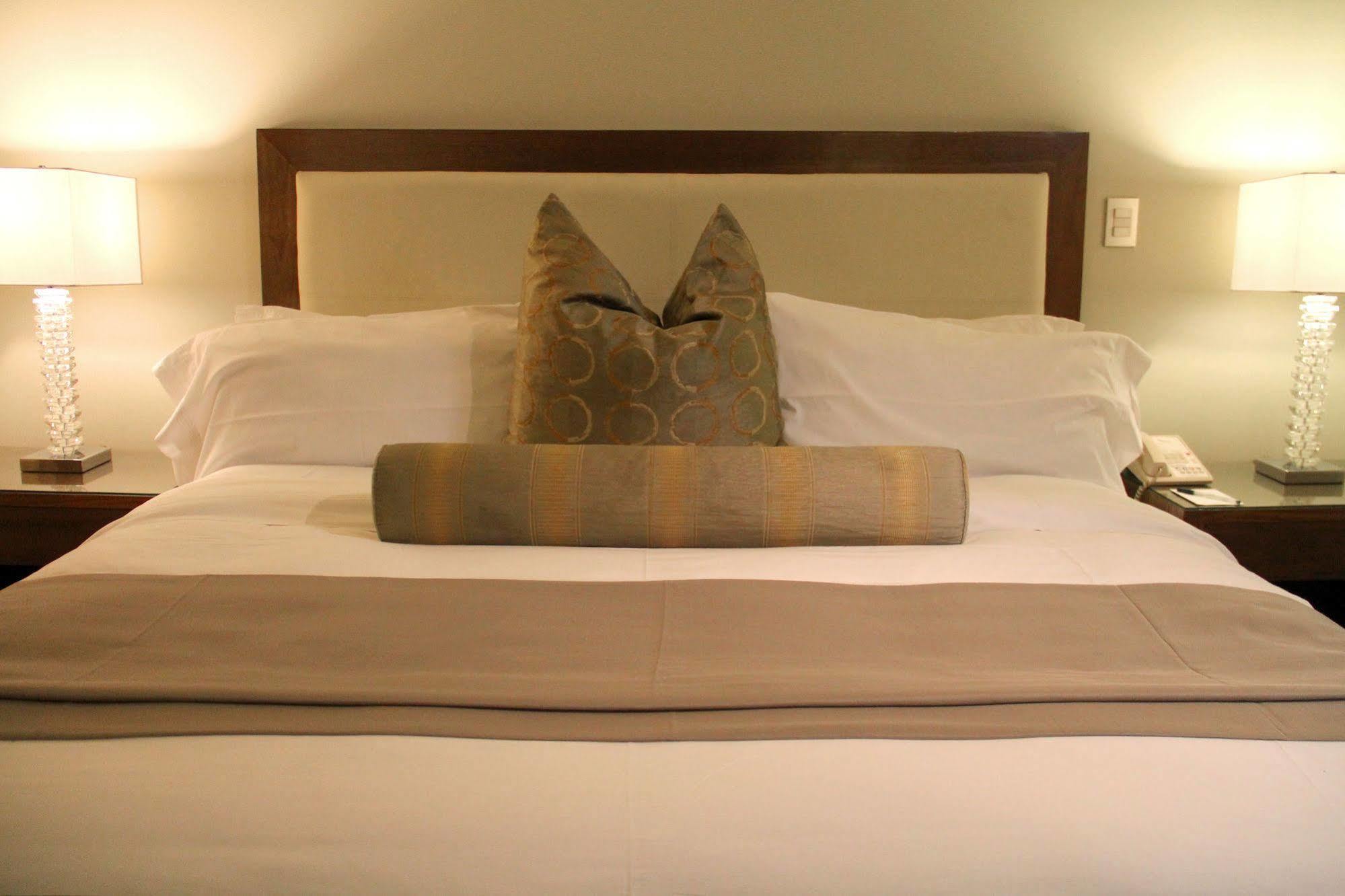 Antaris Cintermex Hotel Monterrey Exterior photo